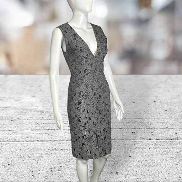 Alice + Olivia ‘Baylee’ Embroidered Sheath Dress - Picture 3 of 8